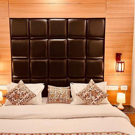 Hotel Classic Crown - #Scenic Mountain View #Open Terrace #Parking #Premium Rooms With Balcony #Guest Preferred #Best Selling Hotel In Mussoorie Exterior photo