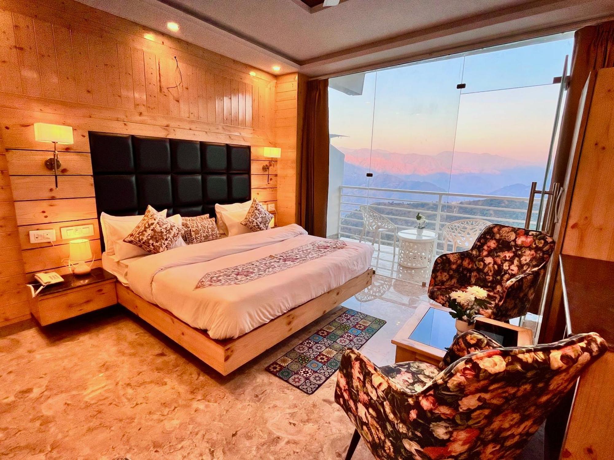 Hotel Classic Crown - #Scenic Mountain View #Open Terrace #Parking #Premium Rooms With Balcony #Guest Preferred #Best Selling Hotel In Mussoorie Exterior photo