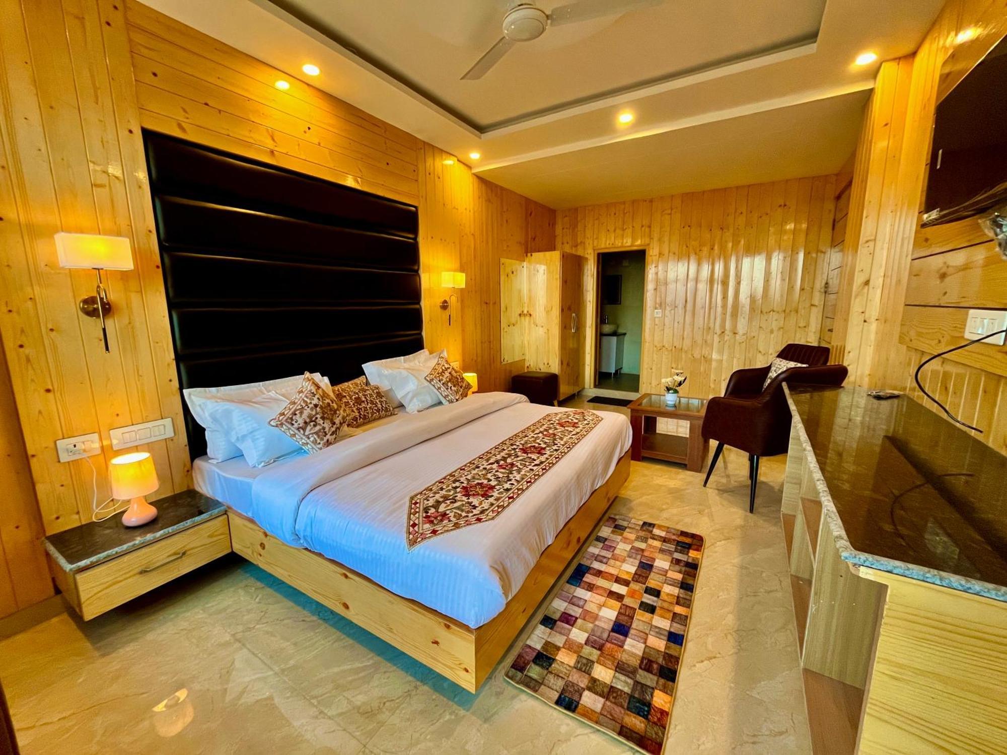 Hotel Classic Crown - #Scenic Mountain View #Open Terrace #Parking #Premium Rooms With Balcony #Guest Preferred #Best Selling Hotel In Mussoorie Exterior photo